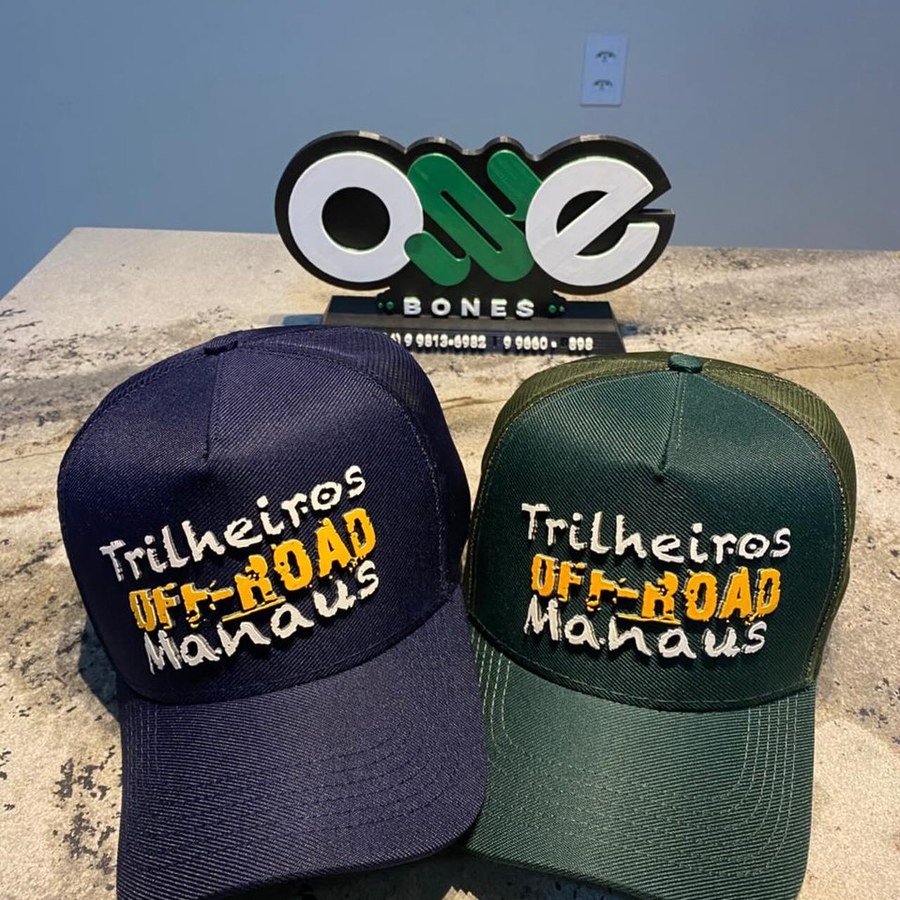 Boné verde personalizado com tela traseira e bordado frontal